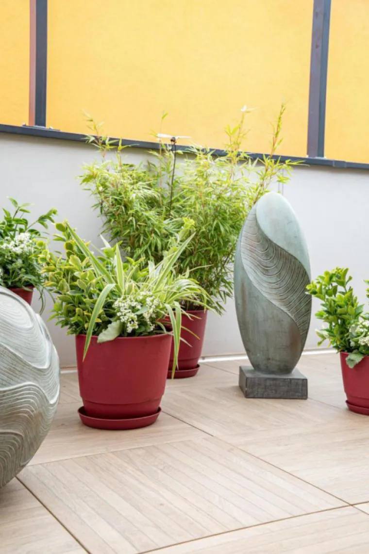 Online POETIC Pot en plastique rouge cerise Joy 60 - Ø 58,8 x H 48,8 cm