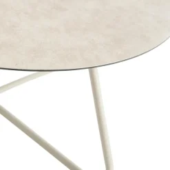 Clearance Salon de jardin en acier coloris beige Iris - 4 éléments (canapé, table basse et deux fauteuils)